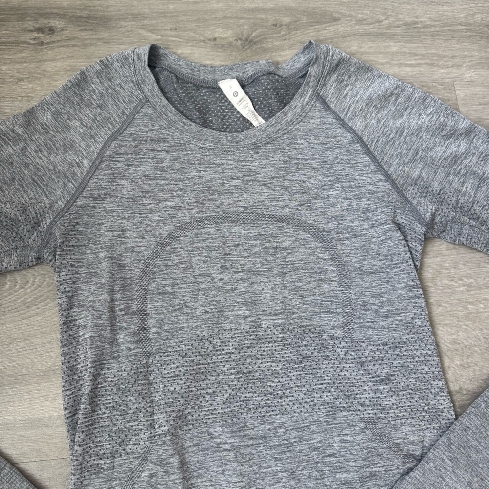 Lululemon swifty long sleeve shirt waist length - Picture 2 of 3